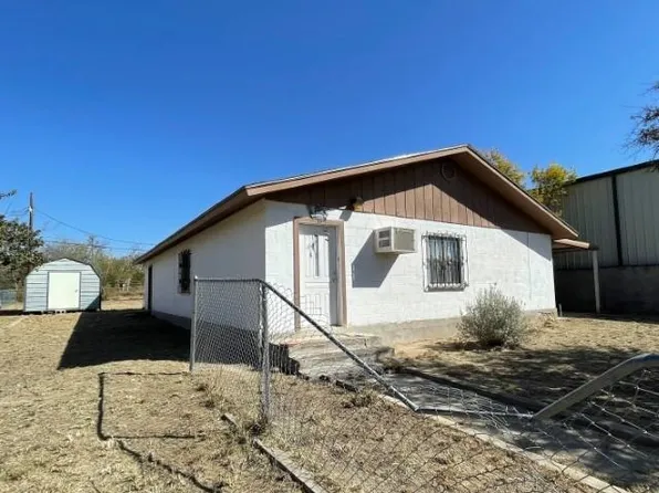 304 Lincoln St, Zapata, TX 78076