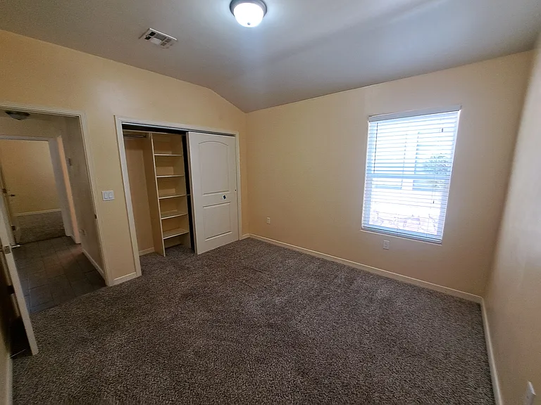 2225 Dakota Dr #D — Photo 13