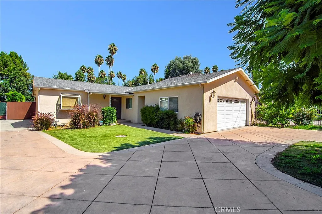 8 bed, 4.5 bath, 4145 sqft, $15,000 — Photo 1