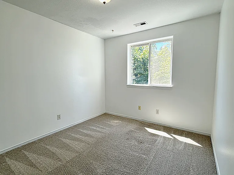 8807 N Tyndall Ave — Photo 16
