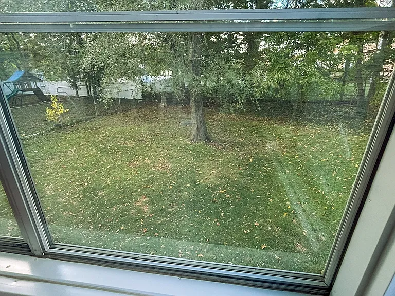 10 Kinsman Pl — Photo 10