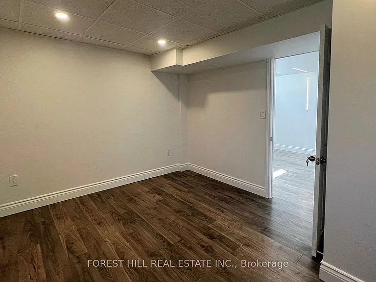 18 Boulding Dr #LOWER — Photo 14
