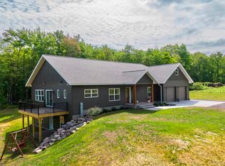 49166 Nightingale Dr, Hancock, MI 49930