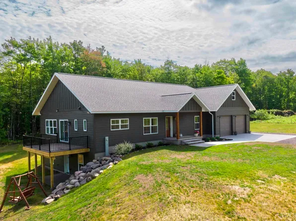 49166 Nightingale Dr, Hancock, MI 49930