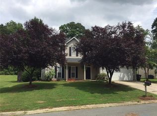 3090 Glen Laurel Ln, Winston Salem, NC 27107