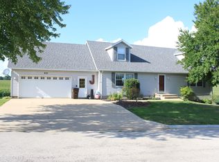 800 Sunset Dr, Morrison, IL 61270