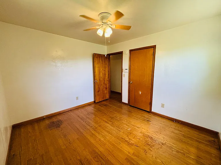 115 Lucas St — Photo 14