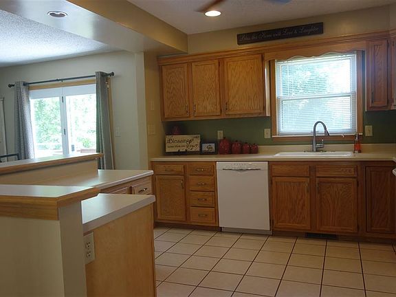 4th image of 1728 Denholm Dr