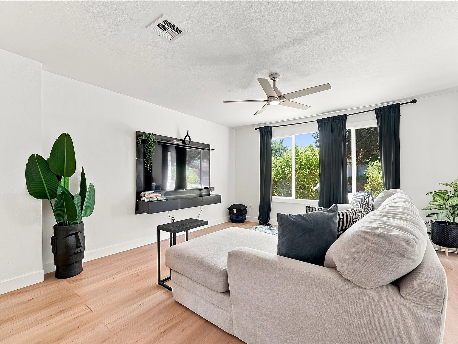 3 bed, 1440 sqft, $1,750 — Photo 3