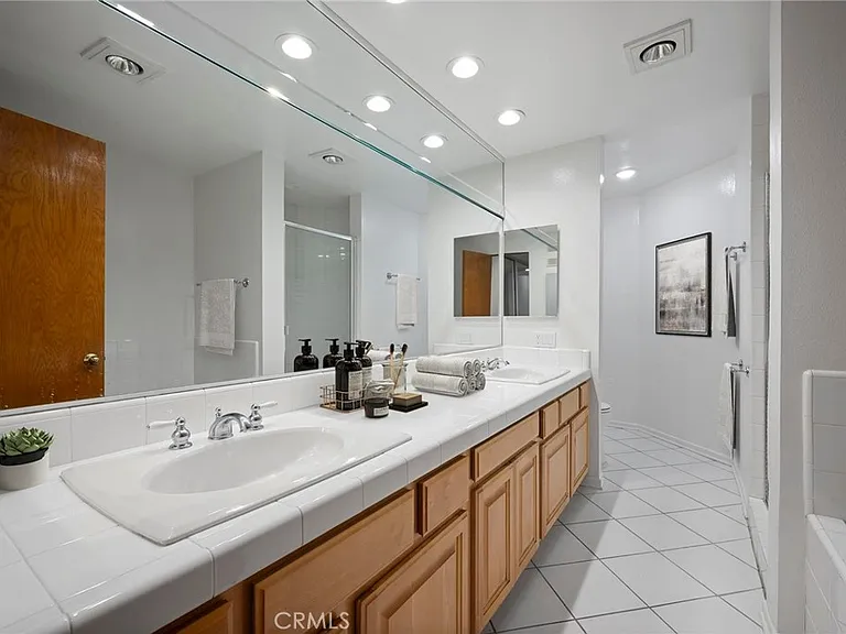 750 S Bundy Dr #108 — Photo 16