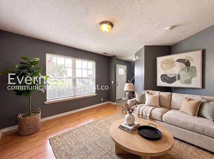 1st image of 979 Tom Hailey Blvd