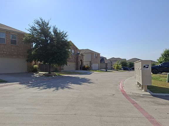 4th image of 524 Circle Way