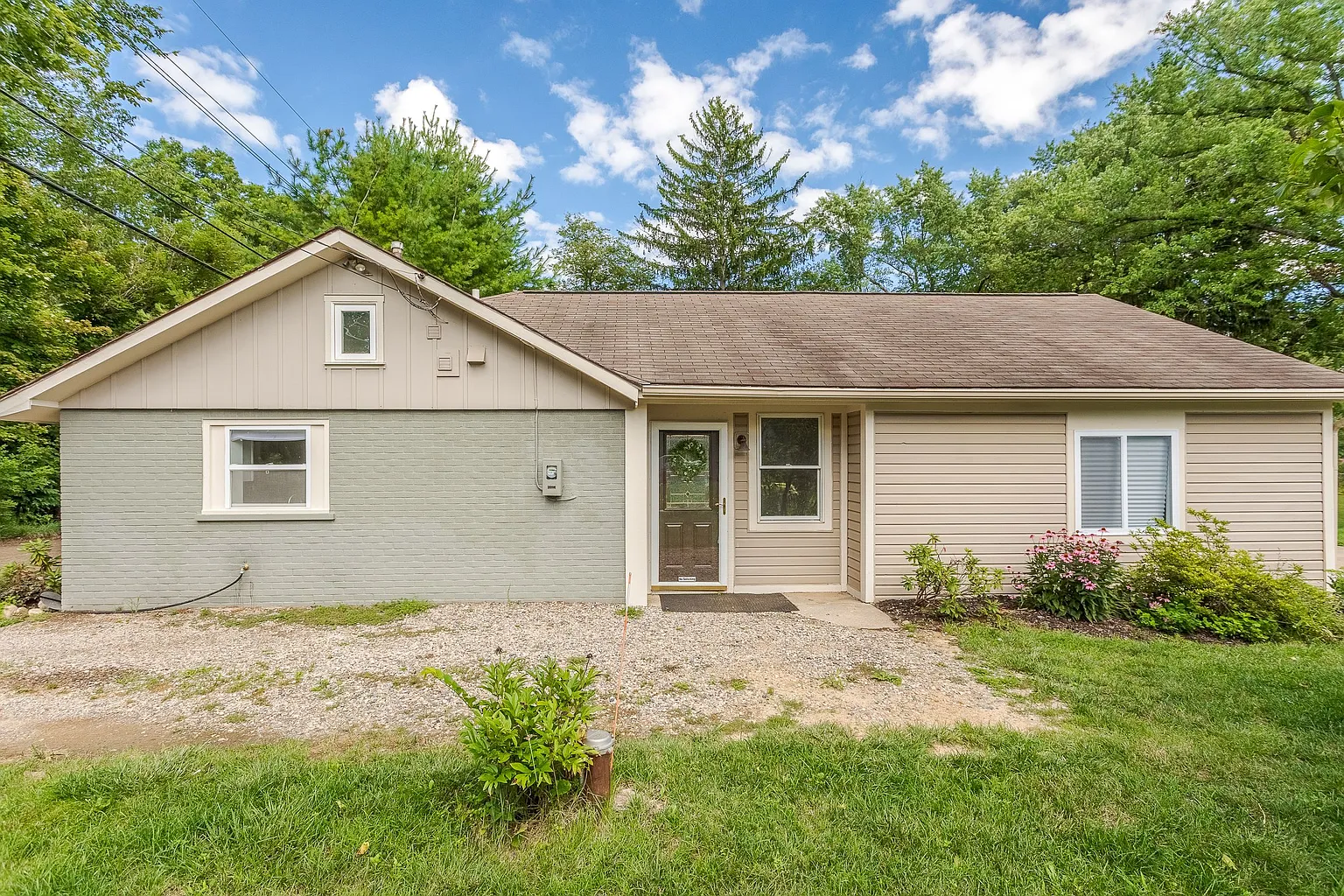 11171 Sugden Lake Rd photo 1