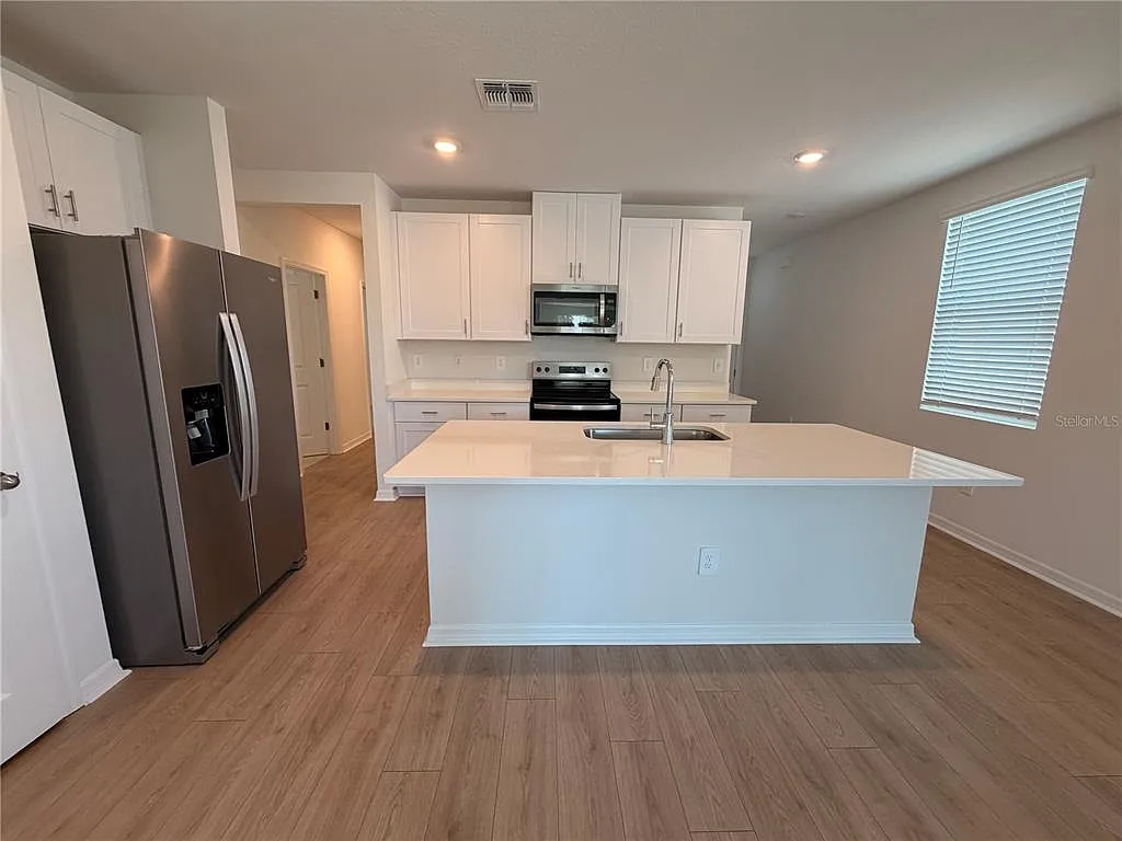 4 bed, 2.0 bath, 1607 sqft, $2,250 — Photo 3