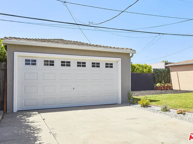 2904 W 81st St — Photo 23