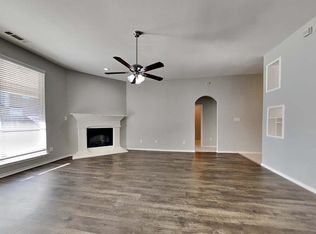 2991 Crystal Way, Grand Prairie, TX 75052