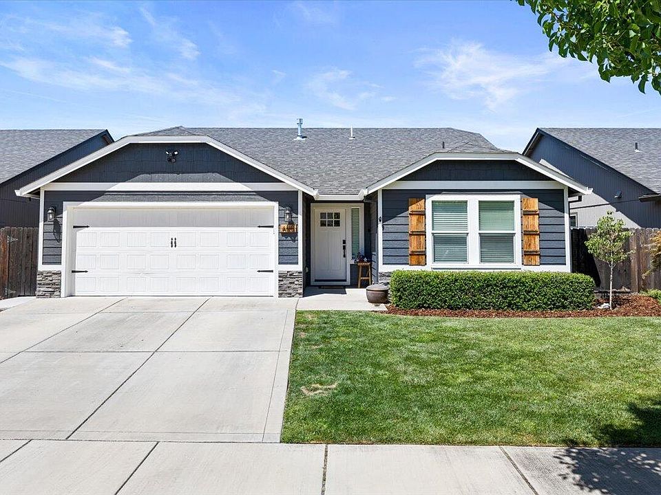 1st image of 640 Woodlark Dr