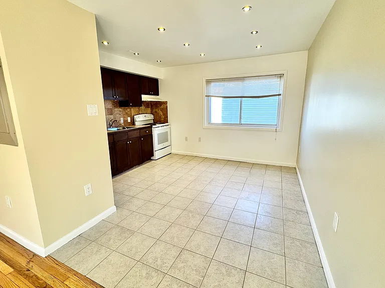 5210 E St SE #5 — Photo 7