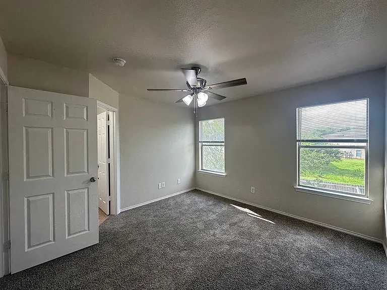 5730 Golf Hts #1 — Photo 9