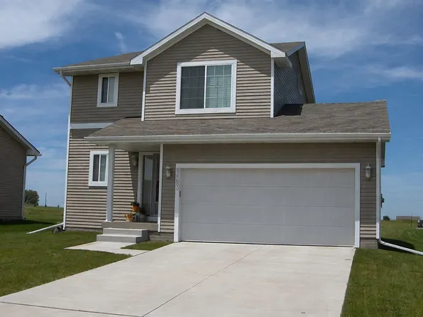 9483 Red Sunset Dr, West Des Moines, IA 50266