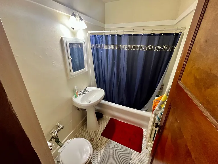 4422 N Oakland Ave — Photo 10