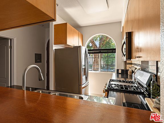 2nd image of 1457 S Centinela Ave #6