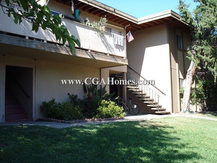 1st image of 109 Estates Dr APT 2
