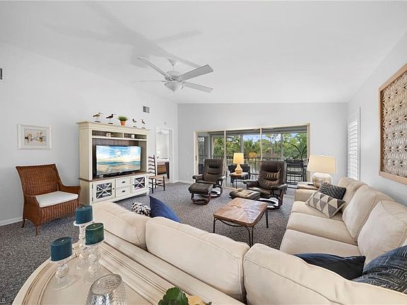 3rd image of 4140 Lake Forest DR #1221