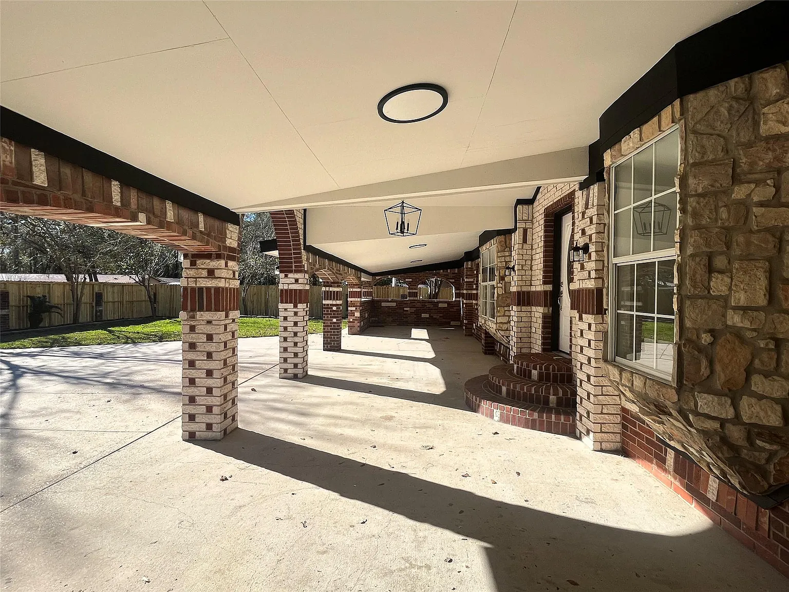 6 bed, 4.0 bath, 3120 sqft, $3,700 — Photo 3