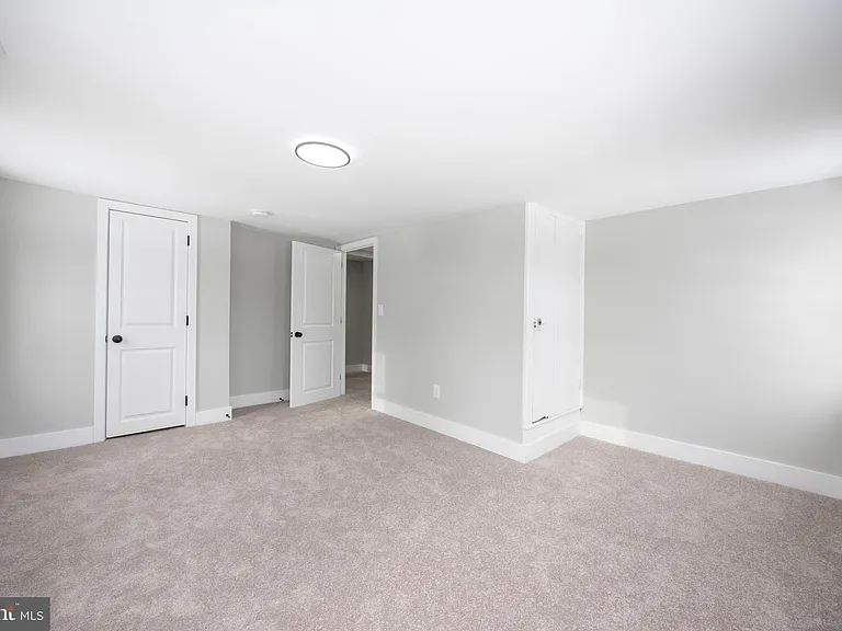 181 W 7th Ave — Photo 30