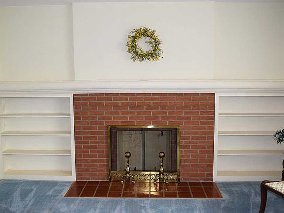 4th image of 2612 E Blackford Ave