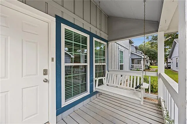 2 bed, 1.5 bath, 1205 sqft, $1,400 — Photo 2