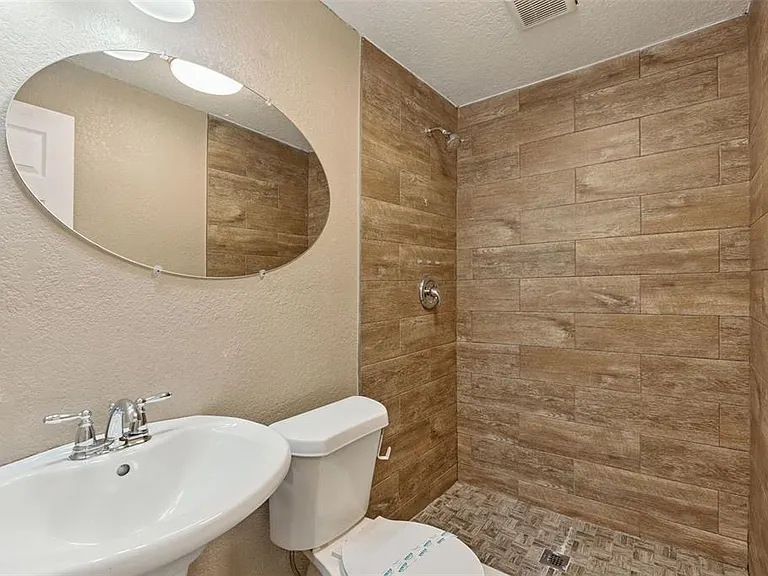 5000 Huppel Ave — Photo 9