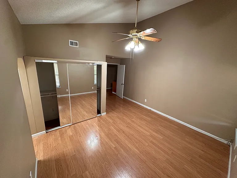 1392 Foxboro Way — Photo 7