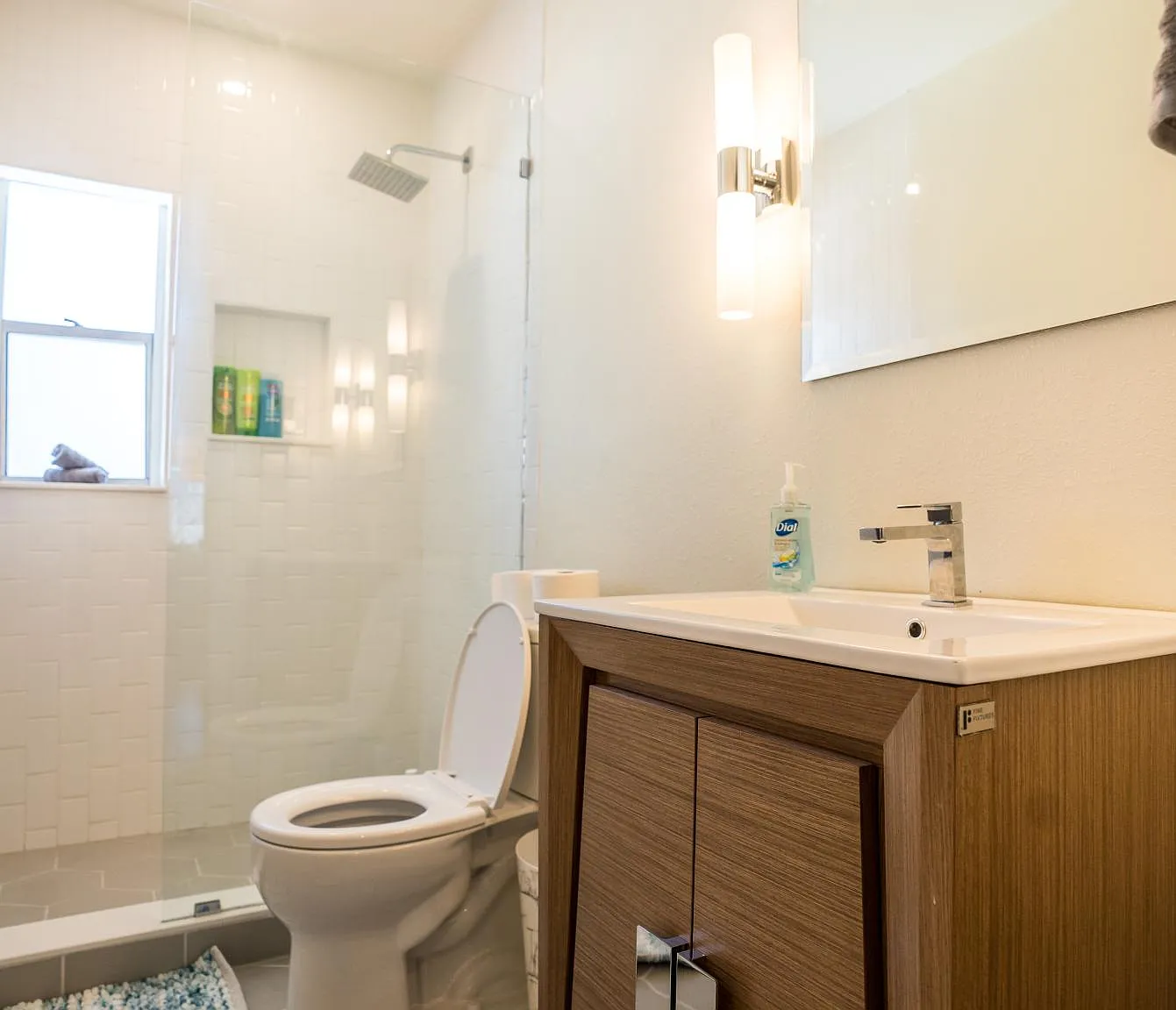 2 bed, 950 sqft, $1,995 — Photo 4