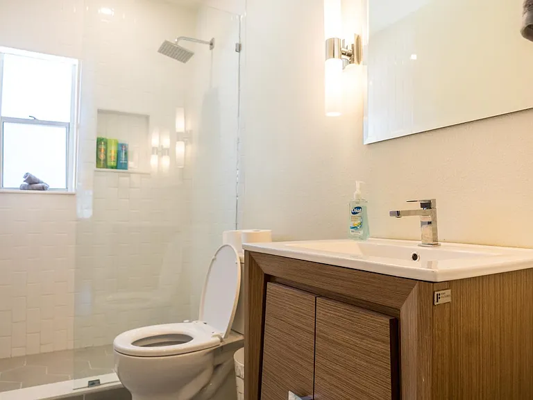 2160 Riverside Ave #7 — Photo 4