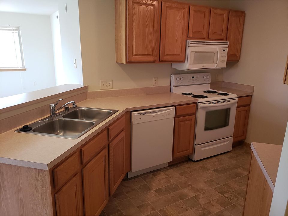 1st image of 200 Prairie Heights Dr APT 111