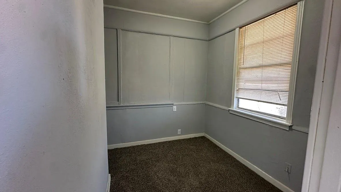 2 bed, 1.0 bath, $800 — Photo 4