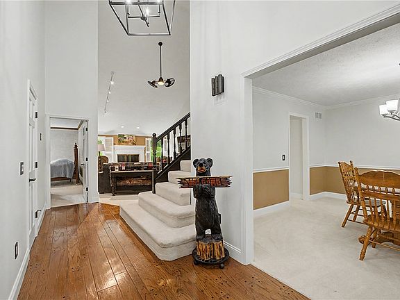 3rd image of 35 Pinehurst Pl