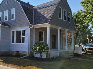 207 S 7th St, Hiawatha, KS 66434