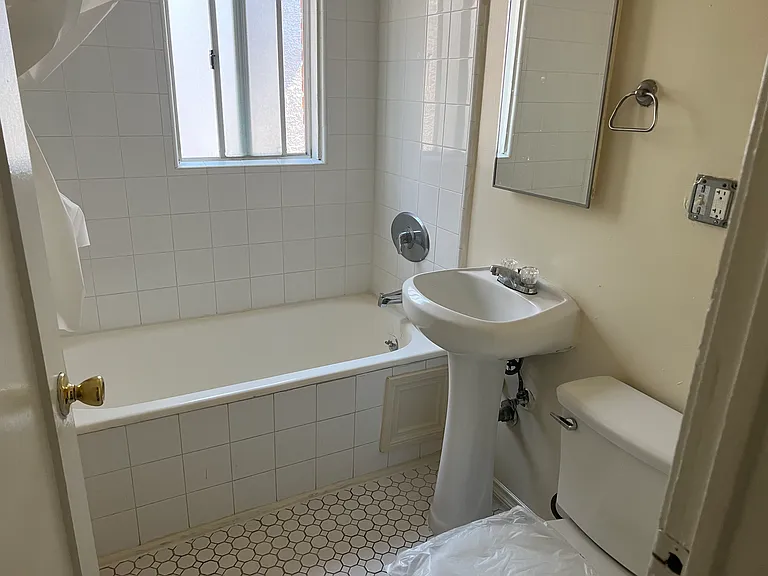 422 S Grand View St #A408 — Photo 16