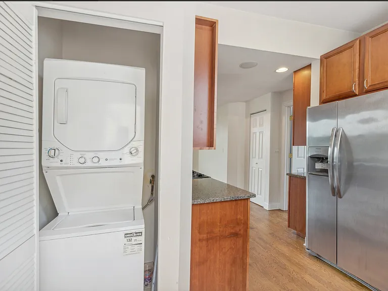 6146 N Ravenswood Ave — Photo 17