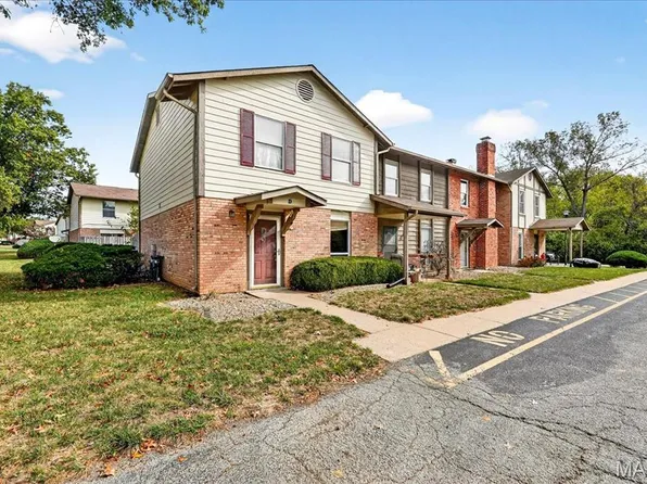 21 Park Charles Blvd S APT D, Saint Peters, MO 63376