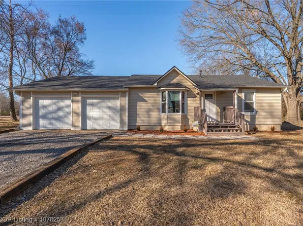 1000 W Denver St, Greenwood, AR 72936