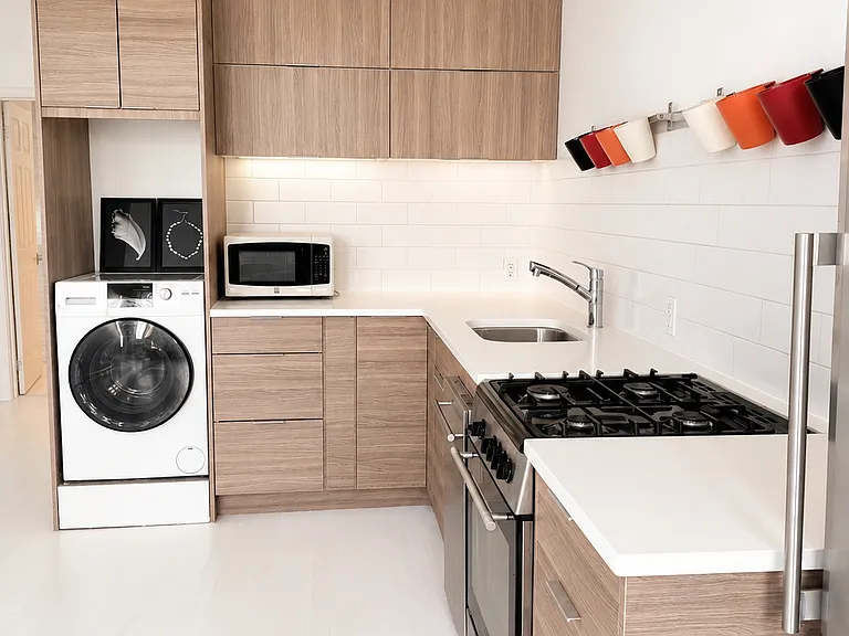 168 W 130th St #3 — Photo 7