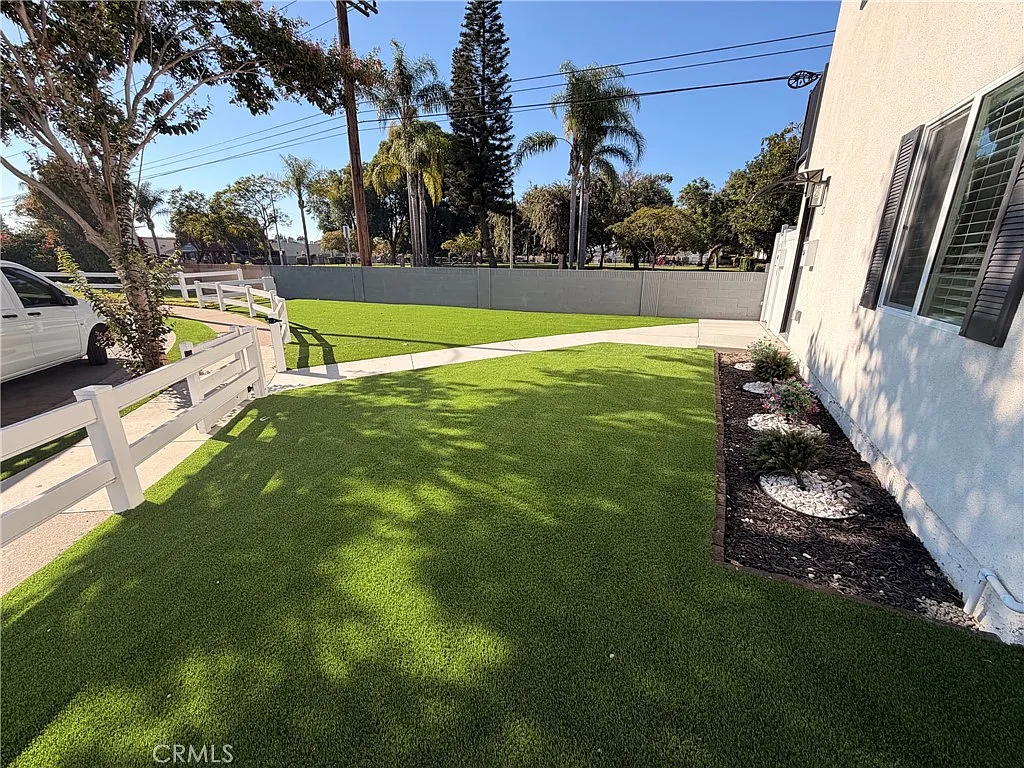 1 bed, 450 sqft, $2,200 — Photo 3