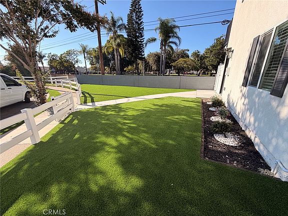 3rd image of 10004 Saint Stephen Cir