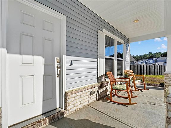 3rd image of 113 Brookline Dr