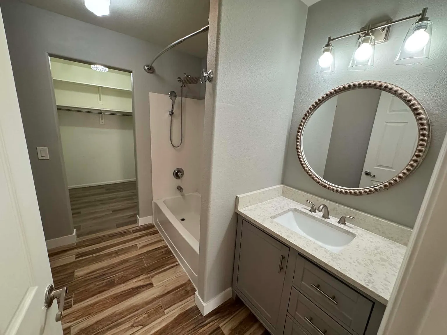 3 bed, 1819 sqft, $1,900 — Photo 2