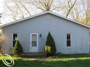 36559 Indiana Rd, New Boston, MI 48164